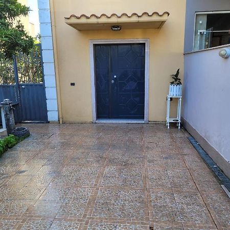 Italian Style Apartment Durrës Esterno foto