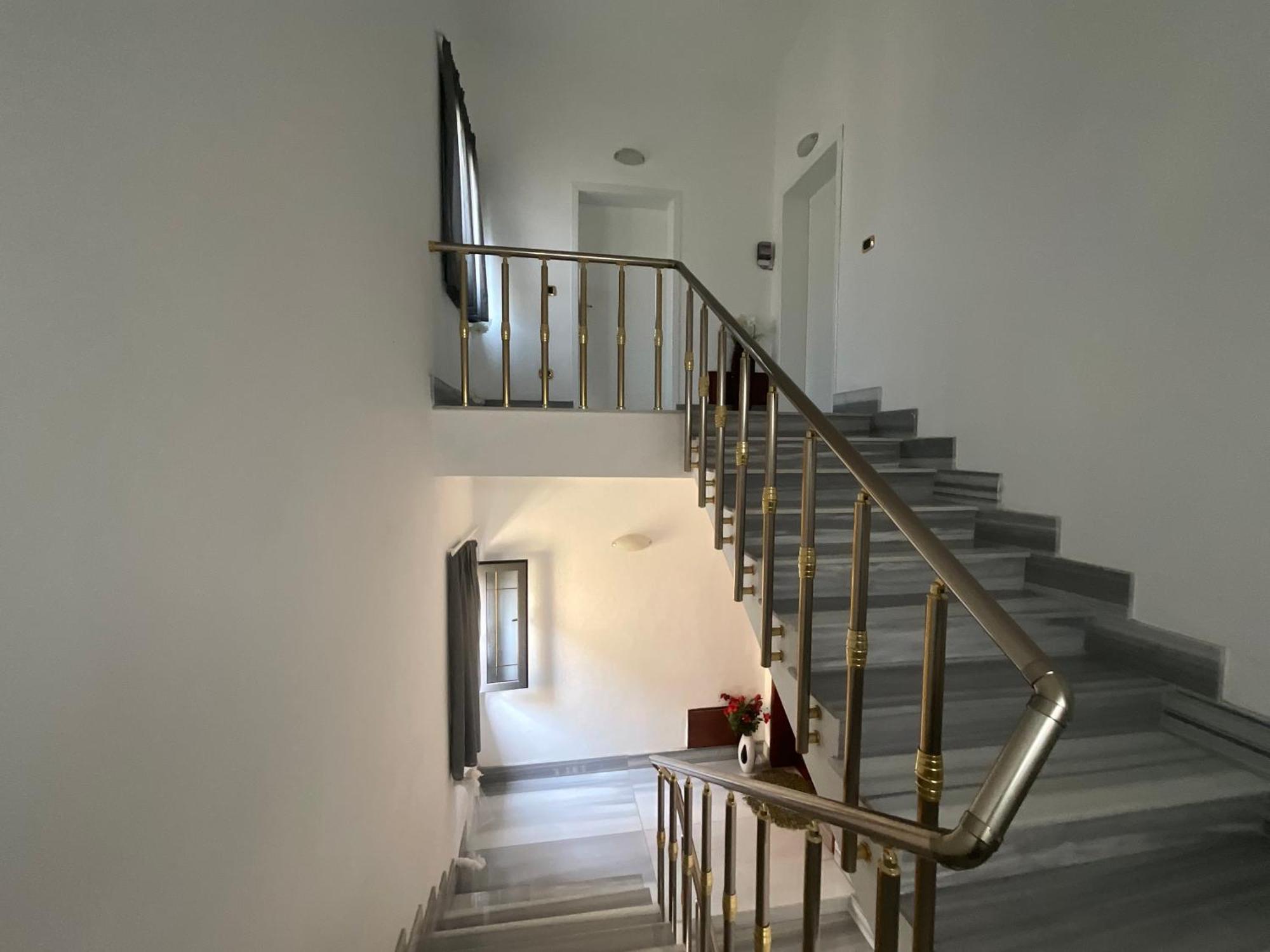 Italian Style Apartment Durrës Esterno foto
